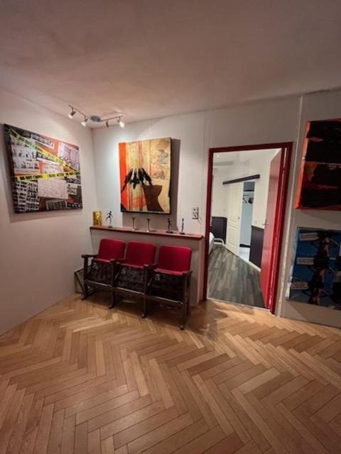 Homestay - Avec Salle De Bains Et Wc Dans Galerie D'art